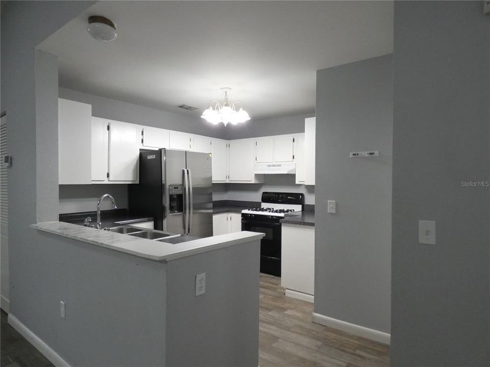 На продажу: $229,000 (3 спален, 2 ванн, 846 Квадратных фут)