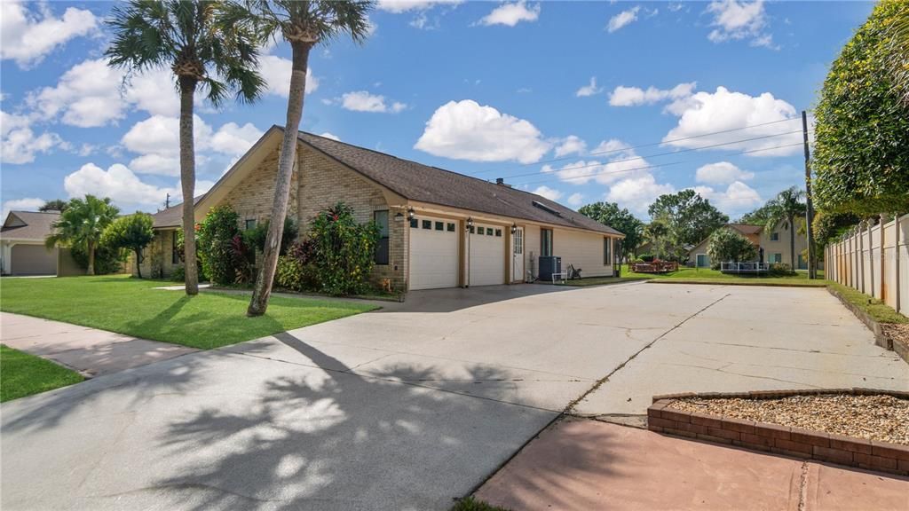 For Sale: $399,000 (3 beds, 2 baths, 2485 Square Feet)