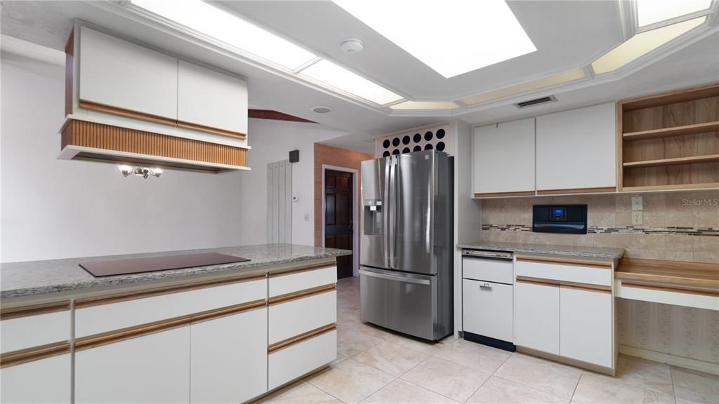 For Sale: $399,000 (3 beds, 2 baths, 2485 Square Feet)