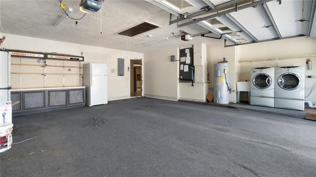 For Sale: $399,000 (3 beds, 2 baths, 2485 Square Feet)