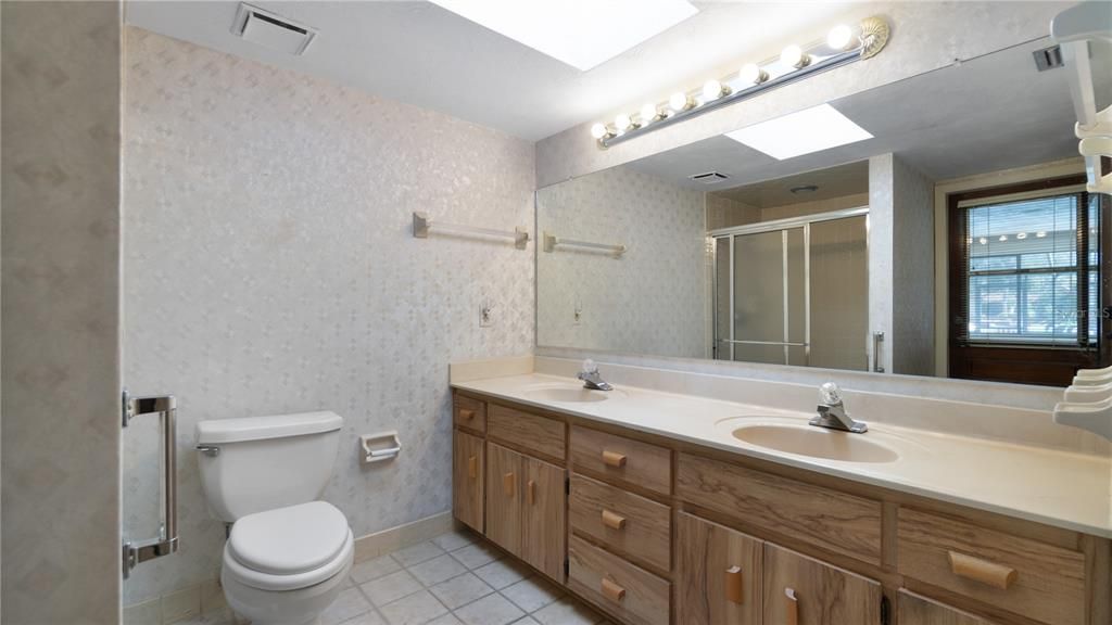 For Sale: $399,000 (3 beds, 2 baths, 2485 Square Feet)