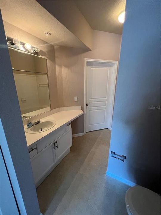 For Sale: $199,000 (2 beds, 2 baths, 1089 Square Feet)