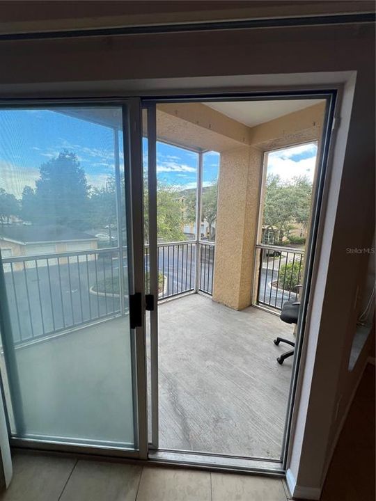 For Sale: $199,000 (2 beds, 2 baths, 1089 Square Feet)