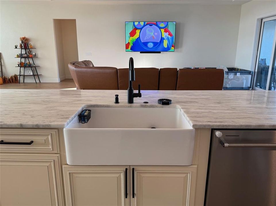 En Venta: $1,090,000 (4 camas, 3 baños, 3436 Pies cuadrados)