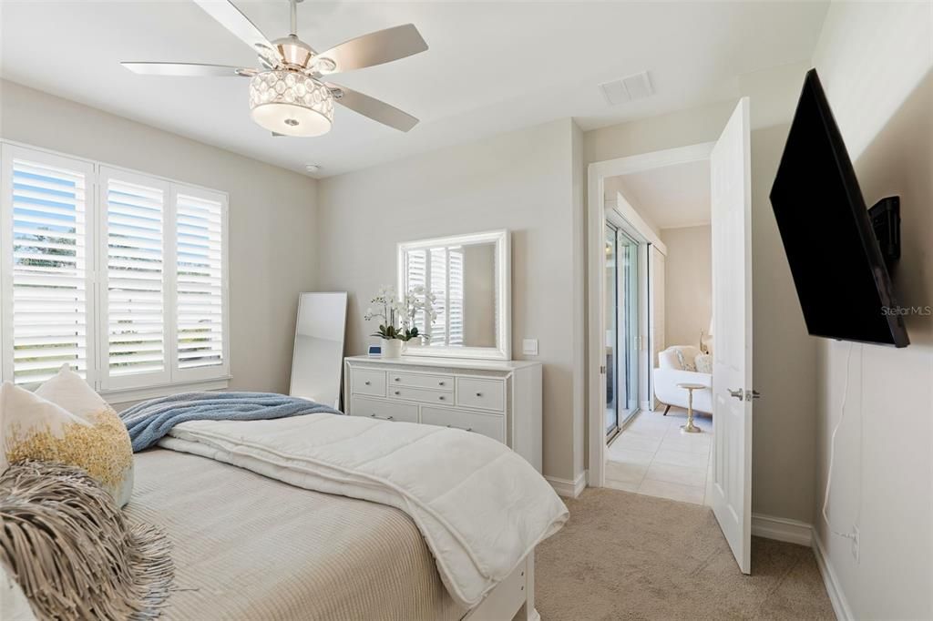 For Sale: $379,000 (2 beds, 2 baths, 1496 Square Feet)