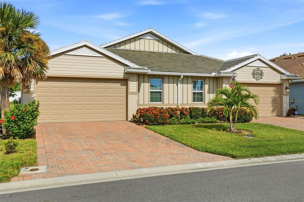 For Sale: $379,000 (2 beds, 2 baths, 1496 Square Feet)