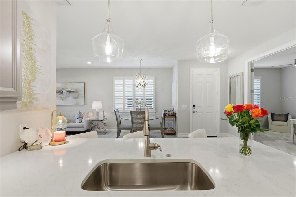 For Sale: $379,000 (2 beds, 2 baths, 1496 Square Feet)