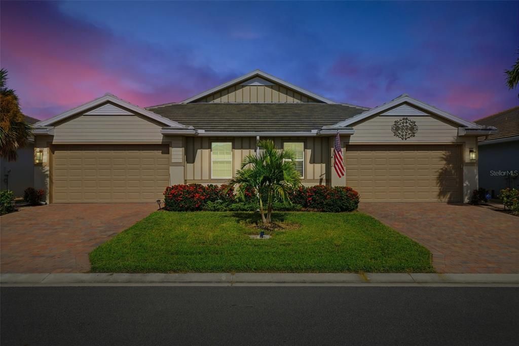 For Sale: $379,000 (2 beds, 2 baths, 1496 Square Feet)