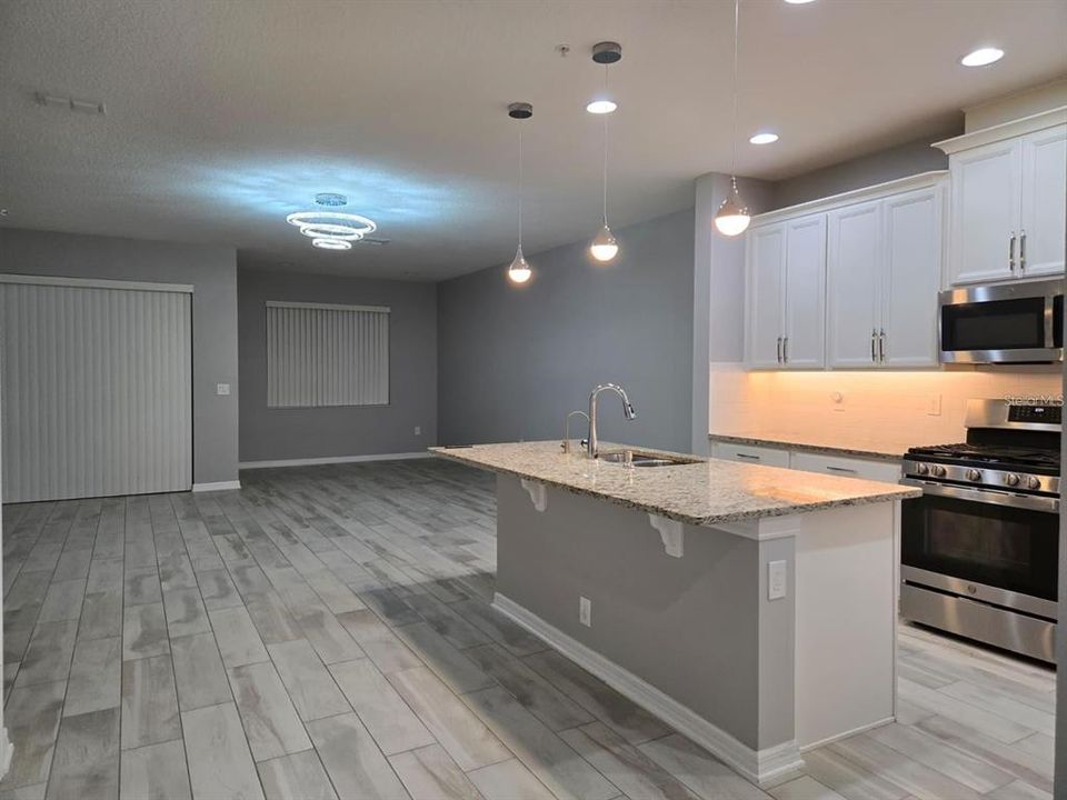 出租: $2,350 (3 贝兹, 2 浴室, 1839 平方英尺)