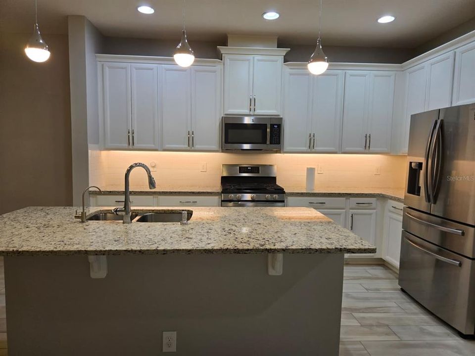 出租: $2,350 (3 贝兹, 2 浴室, 1839 平方英尺)