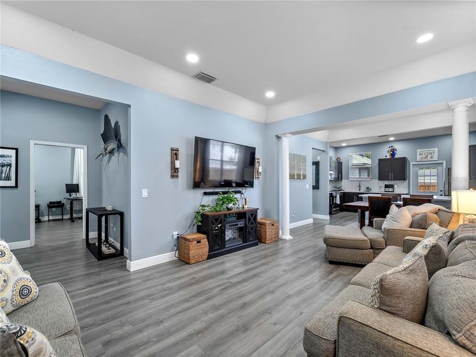 На продажу: $575,000 (3 спален, 2 ванн, 1469 Квадратных фут)