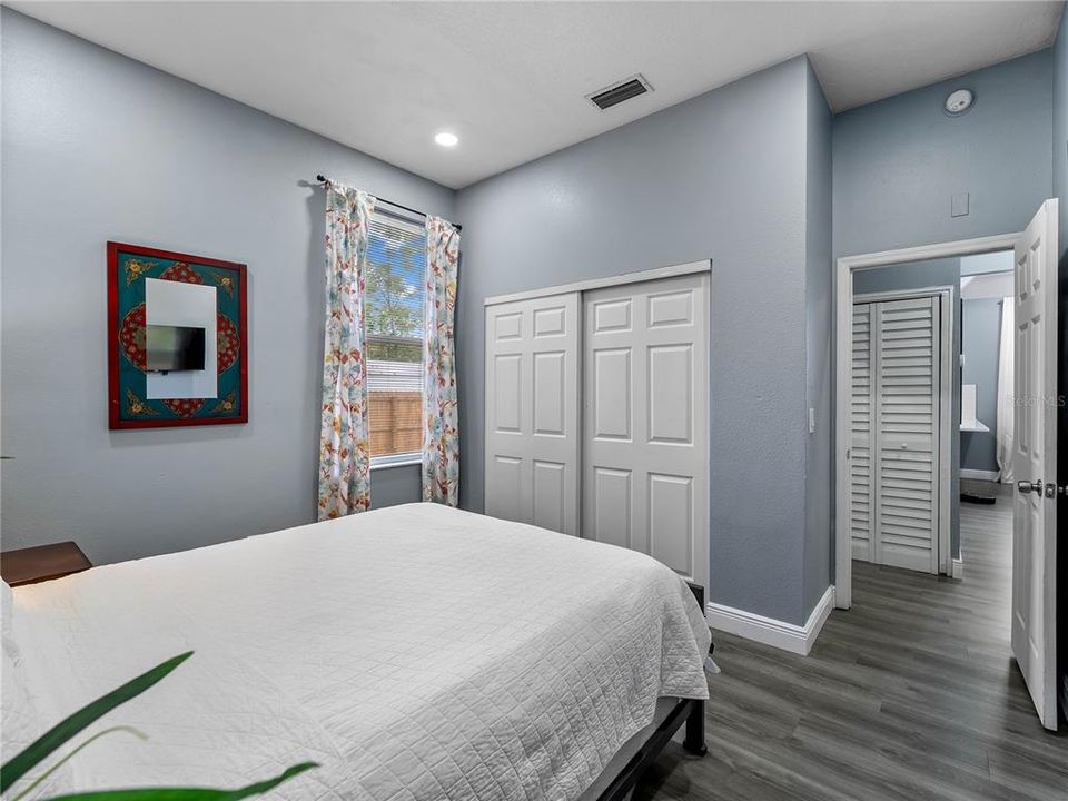 На продажу: $575,000 (3 спален, 2 ванн, 1469 Квадратных фут)