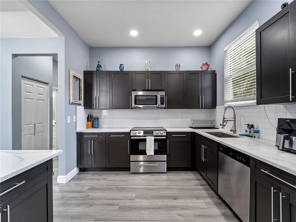 На продажу: $575,000 (3 спален, 2 ванн, 1469 Квадратных фут)