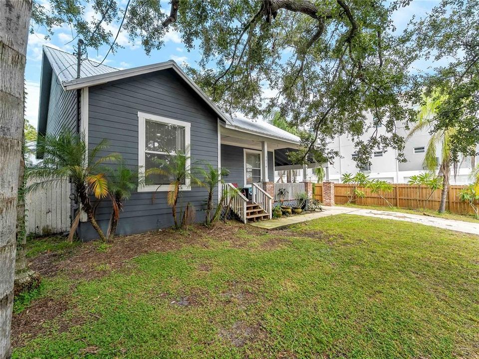 На продажу: $575,000 (3 спален, 2 ванн, 1469 Квадратных фут)