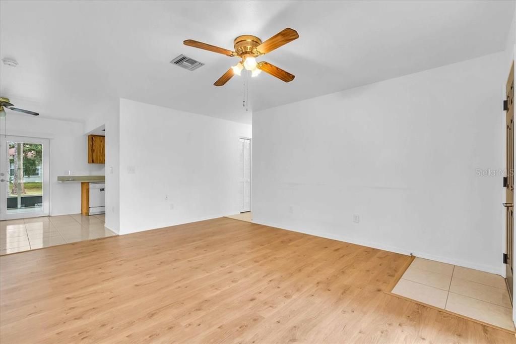 For Rent: $1,850 (3 beds, 2 baths, 1102 Square Feet)