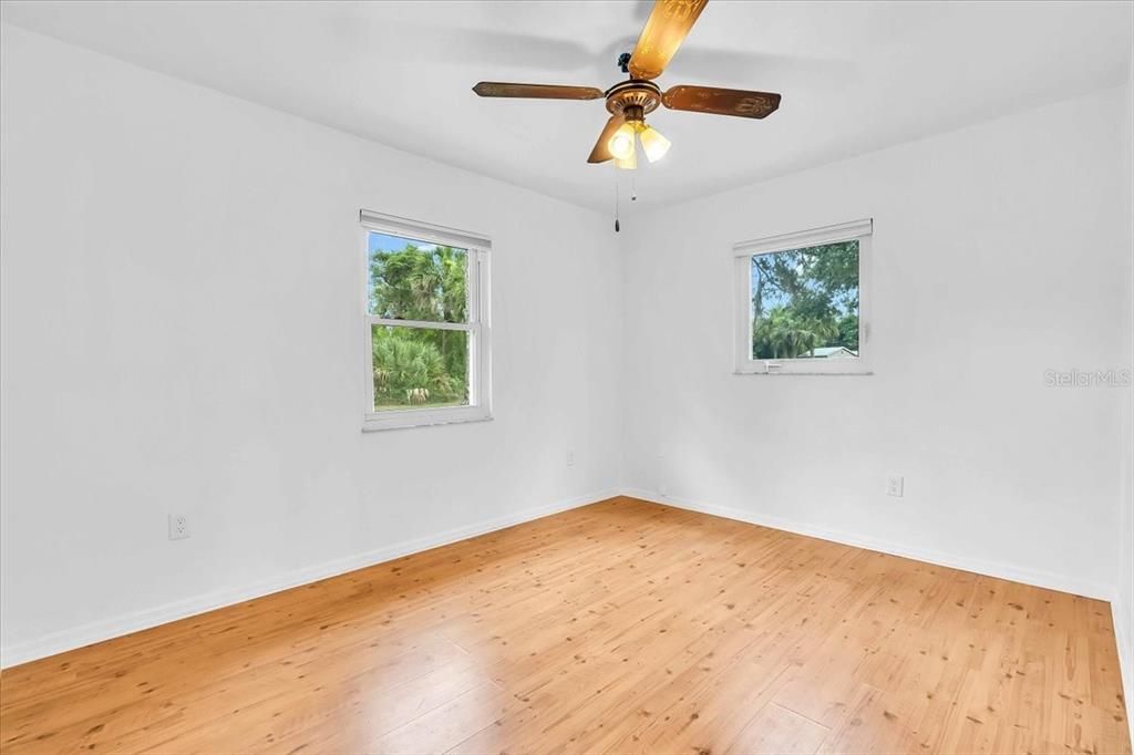 For Rent: $1,850 (3 beds, 2 baths, 1102 Square Feet)