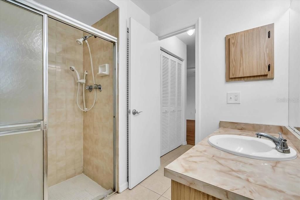 For Rent: $1,850 (3 beds, 2 baths, 1102 Square Feet)