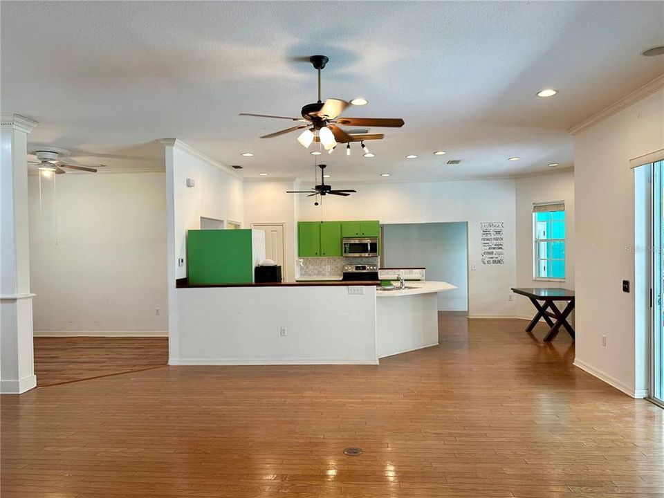 出租: $3,250 (3 贝兹, 2 浴室, 2237 平方英尺)