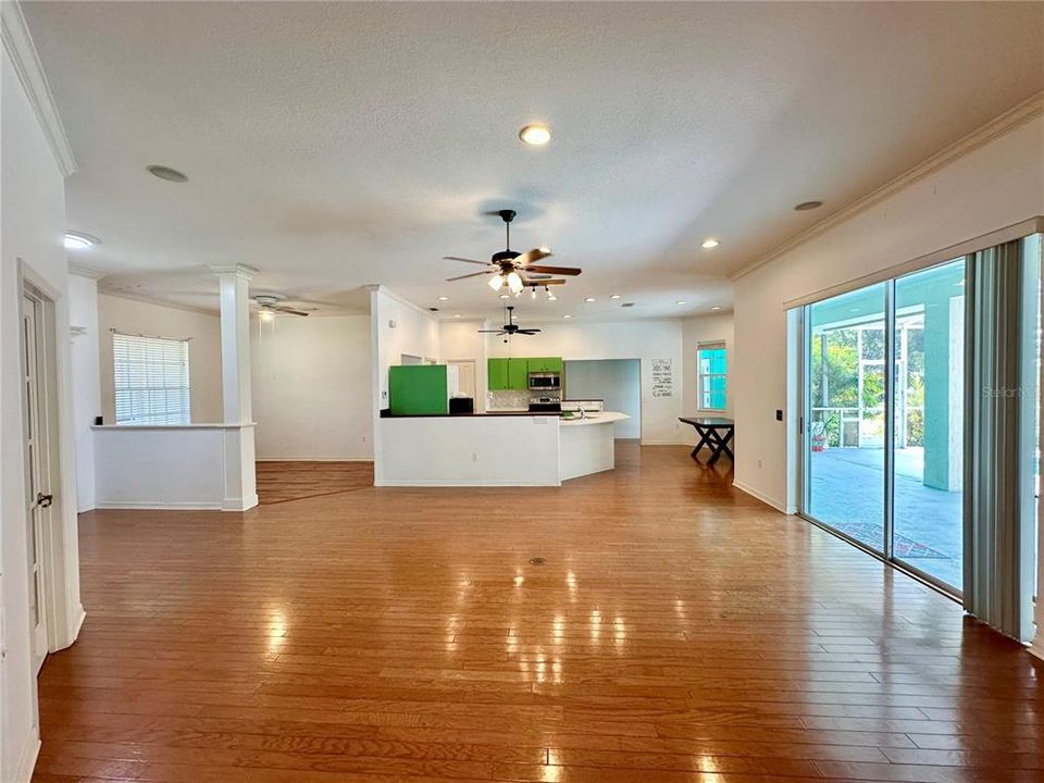 出租: $3,250 (3 贝兹, 2 浴室, 2237 平方英尺)