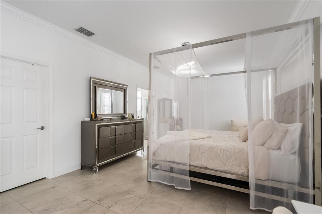 En Venta: $635,000 (4 camas, 3 baños, 2994 Pies cuadrados)