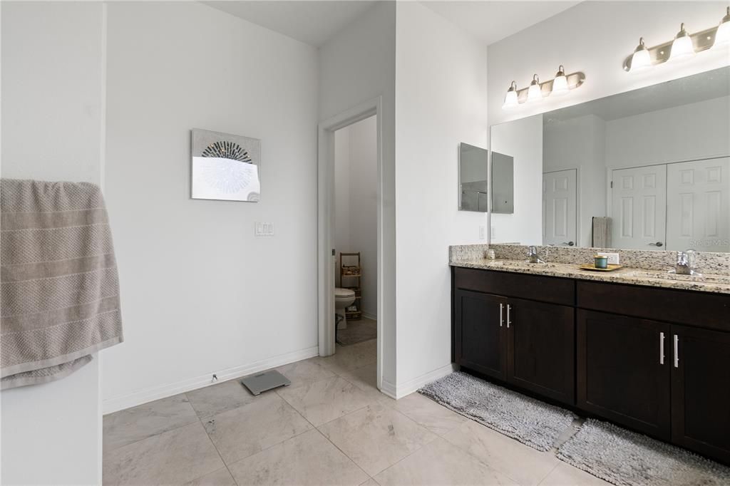 En Venta: $635,000 (4 camas, 3 baños, 2994 Pies cuadrados)