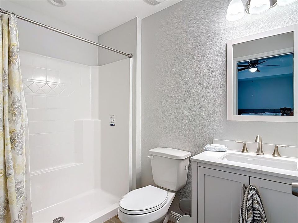 For Rent: $1,900 (3 beds, 2 baths, 1290 Square Feet)