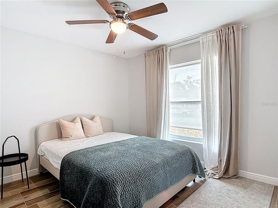 For Rent: $1,900 (3 beds, 2 baths, 1290 Square Feet)