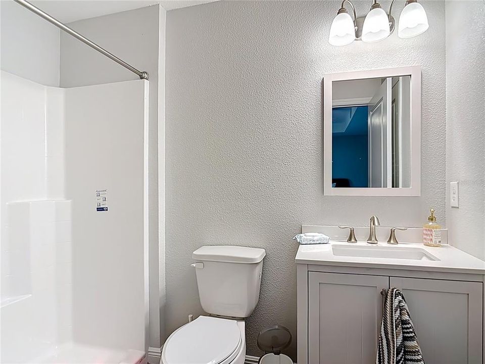 For Rent: $1,900 (3 beds, 2 baths, 1290 Square Feet)