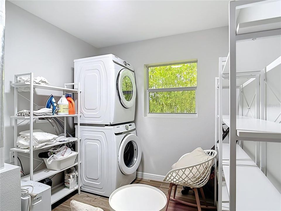 For Rent: $1,900 (3 beds, 2 baths, 1290 Square Feet)