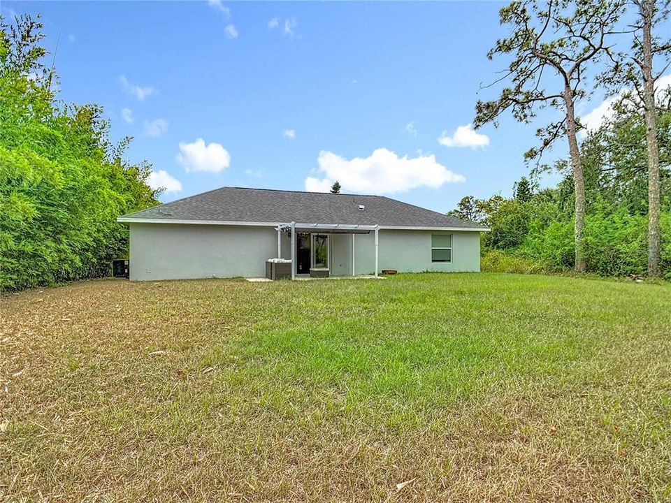 For Rent: $1,900 (3 beds, 2 baths, 1290 Square Feet)