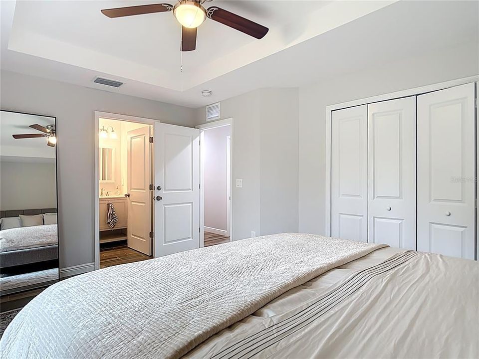 For Rent: $1,900 (3 beds, 2 baths, 1290 Square Feet)