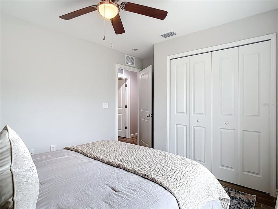 For Rent: $1,900 (3 beds, 2 baths, 1290 Square Feet)