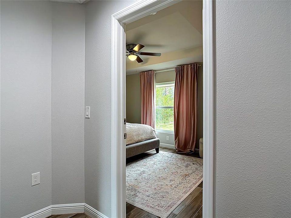 For Rent: $1,900 (3 beds, 2 baths, 1290 Square Feet)