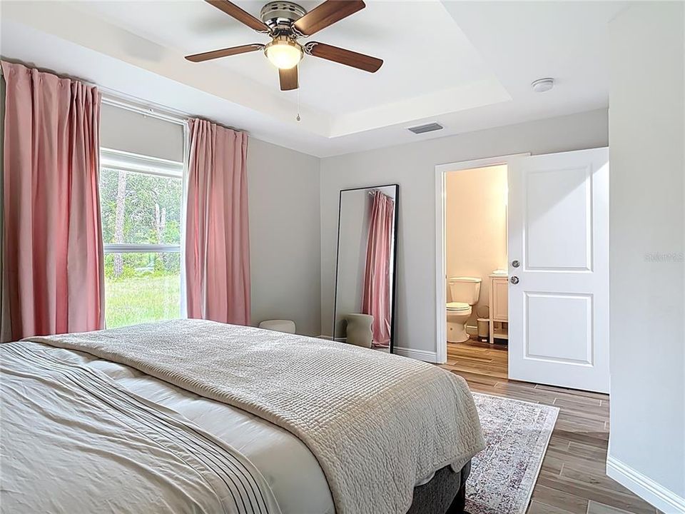 For Rent: $1,900 (3 beds, 2 baths, 1290 Square Feet)