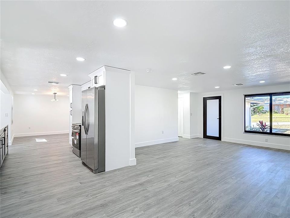 For Sale: $334,900 (3 beds, 2 baths, 1670 Square Feet)