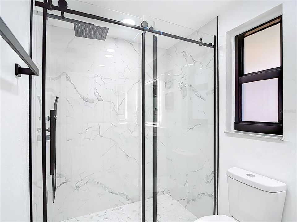 For Sale: $334,900 (3 beds, 2 baths, 1670 Square Feet)