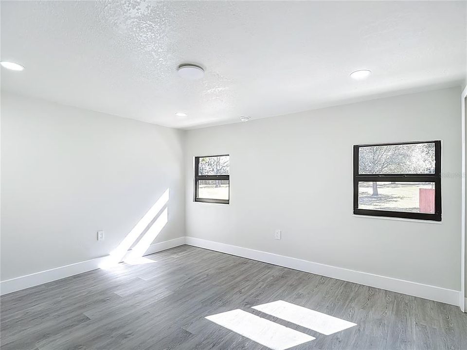 For Sale: $334,900 (3 beds, 2 baths, 1670 Square Feet)