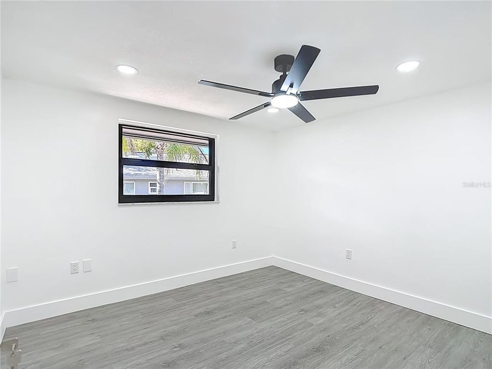 For Sale: $334,900 (3 beds, 2 baths, 1670 Square Feet)