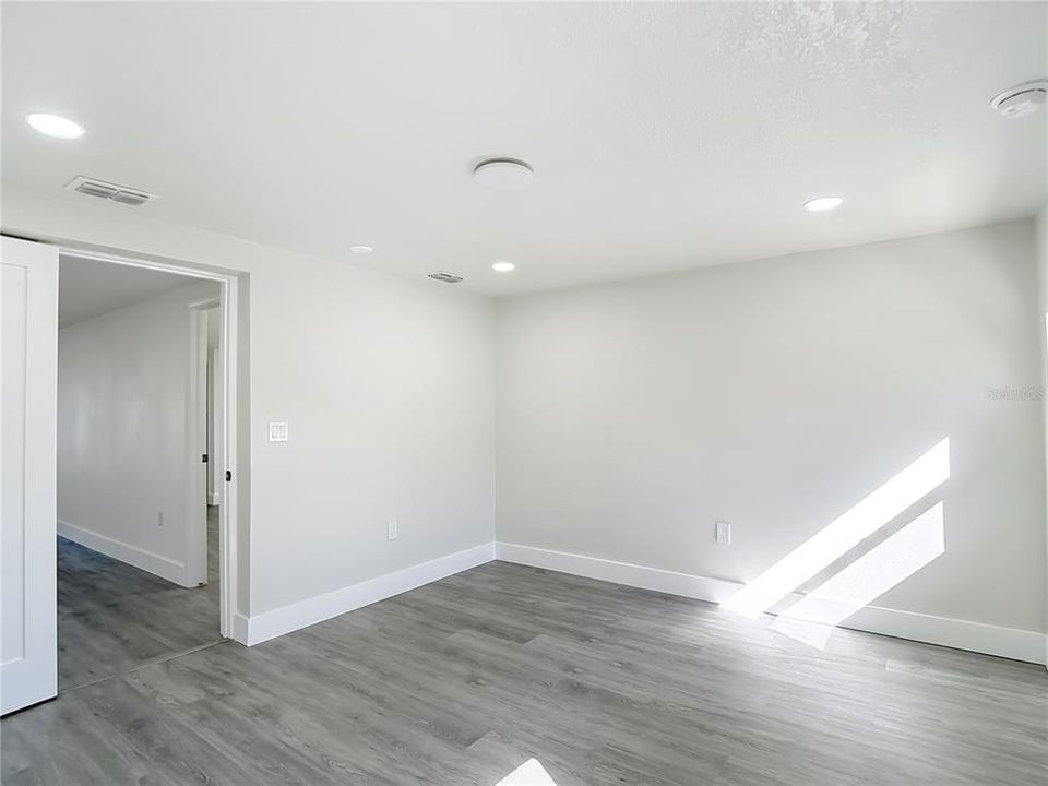 For Sale: $334,900 (3 beds, 2 baths, 1670 Square Feet)