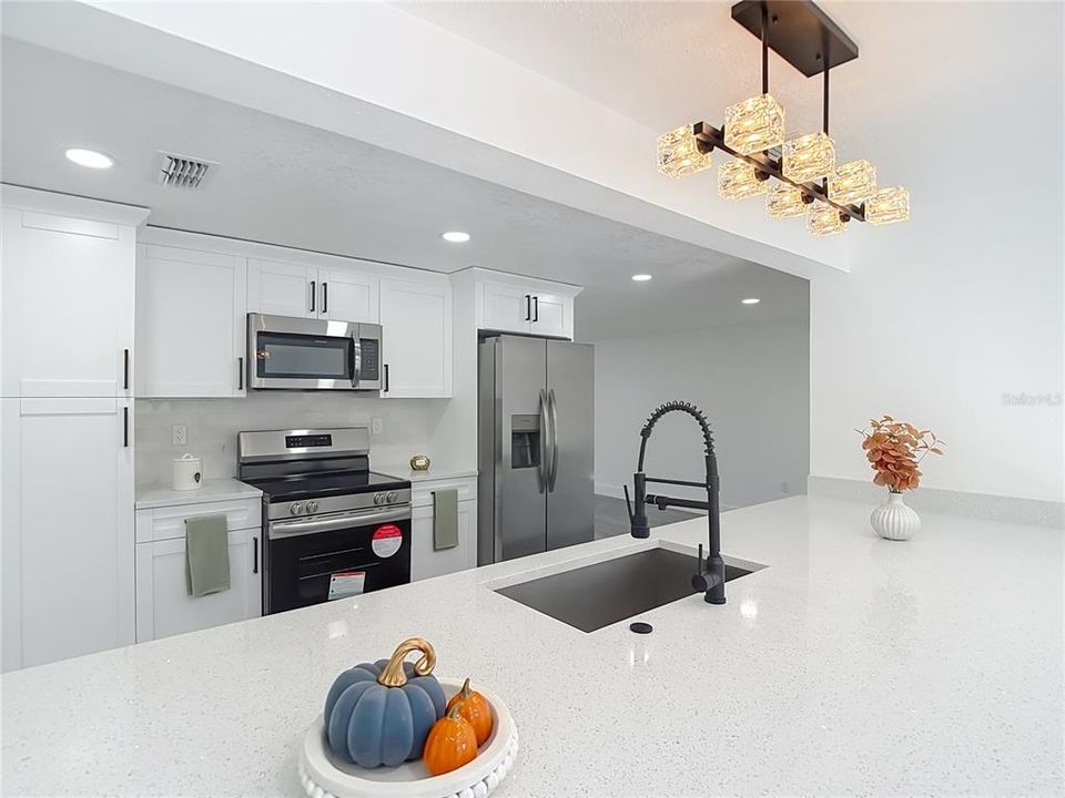 For Sale: $334,900 (3 beds, 2 baths, 1670 Square Feet)