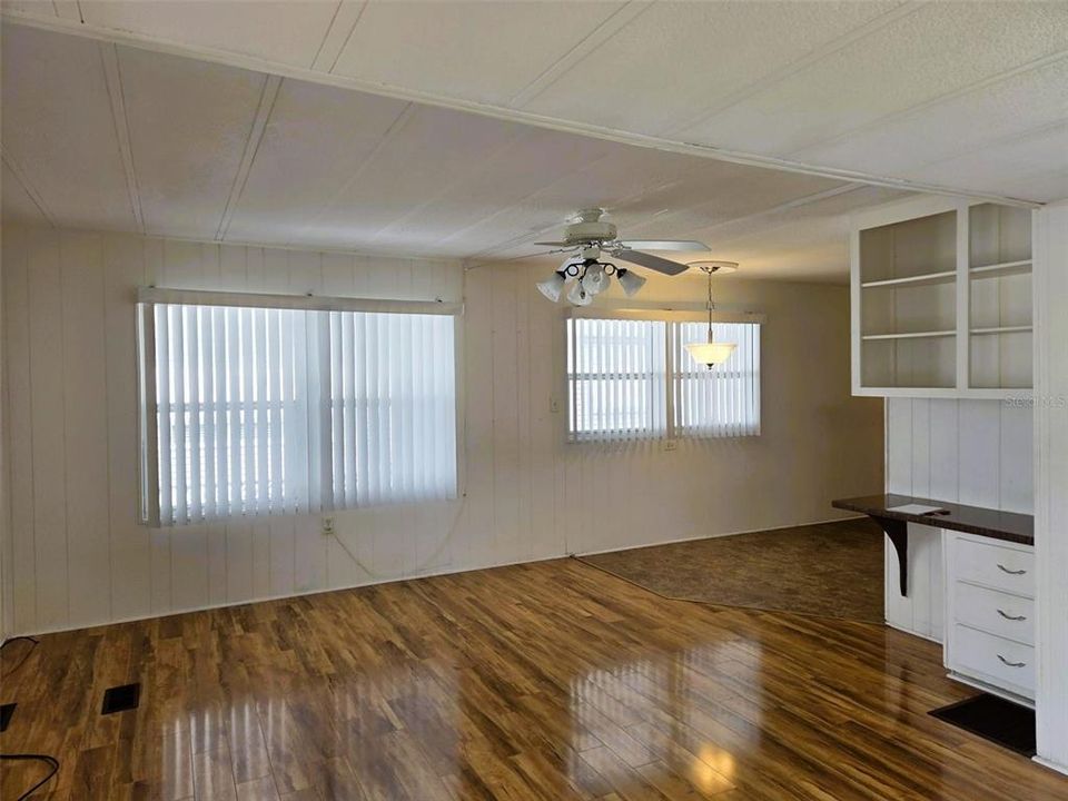 待售: $129,900 (2 贝兹, 2 浴室, 672 平方英尺)