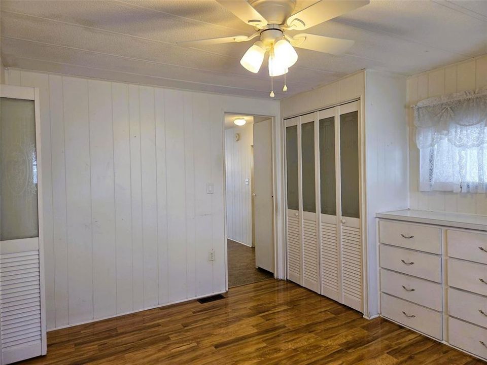 待售: $129,900 (2 贝兹, 2 浴室, 672 平方英尺)