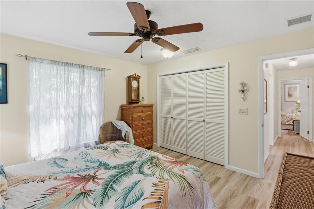 待售: $365,000 (2 贝兹, 2 浴室, 1678 平方英尺)