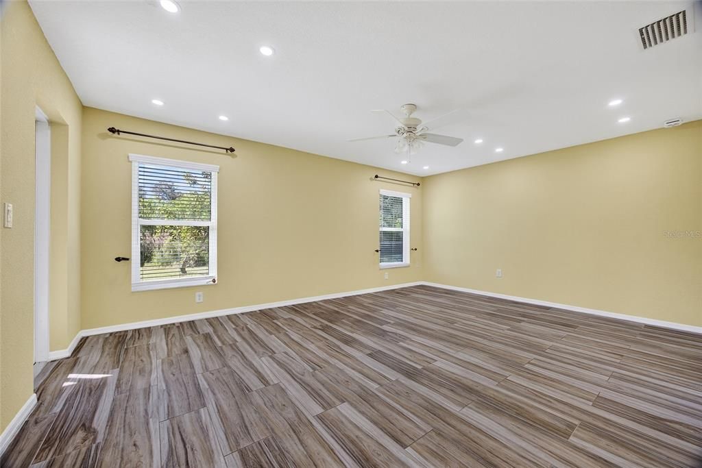 For Sale: $400,000 (4 beds, 2 baths, 2145 Square Feet)