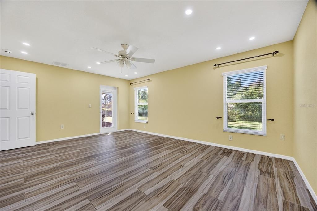 For Sale: $400,000 (4 beds, 2 baths, 2145 Square Feet)