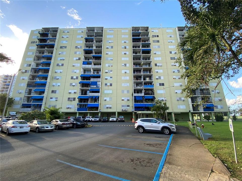 Под контрактом: $145,000 (3 спален, 1 ванн, 829 Квадратных фут)