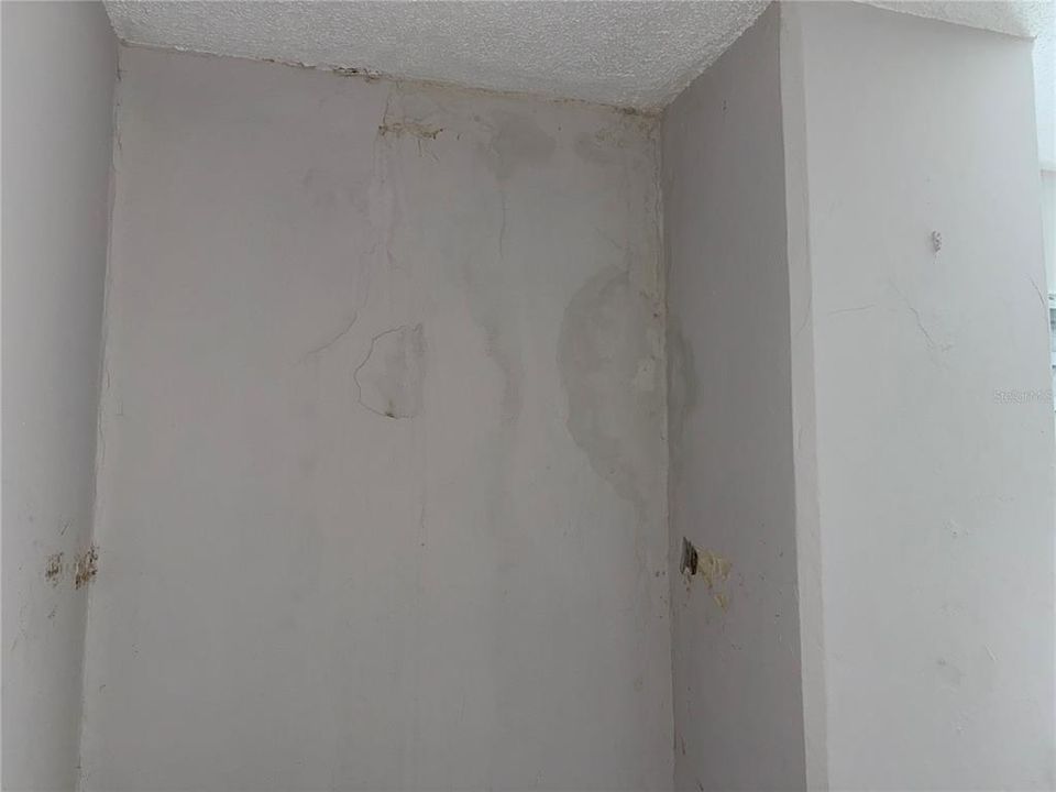 Под контрактом: $145,000 (3 спален, 1 ванн, 829 Квадратных фут)