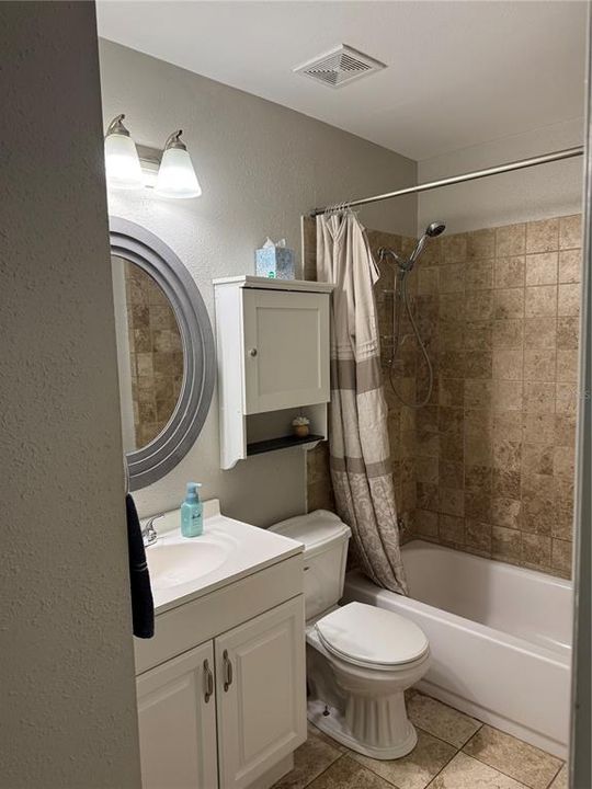 For Sale: $275,000 (2 beds, 1 baths, 804 Square Feet)