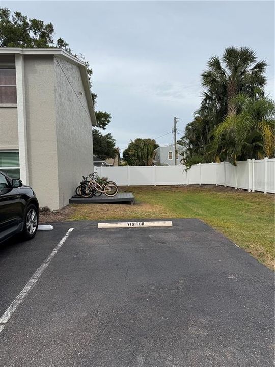 For Sale: $275,000 (2 beds, 1 baths, 804 Square Feet)