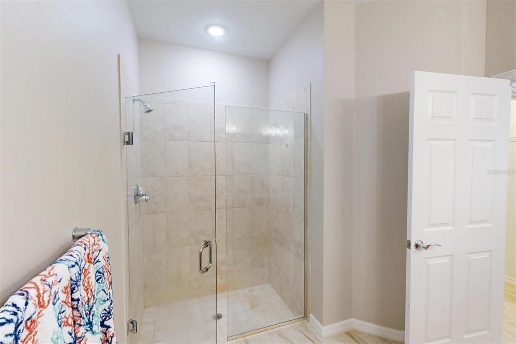 For Sale: $250,000 (2 beds, 2 baths, 1363 Square Feet)